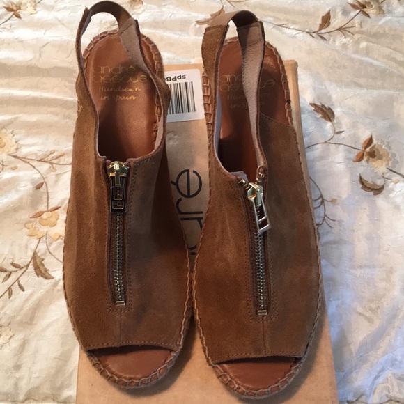 NWT Andre Assous sandal - Picture 3 of 8